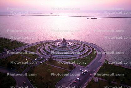 Waterfront Park, round, circular, Abu Dhabi, United Arab Emirates