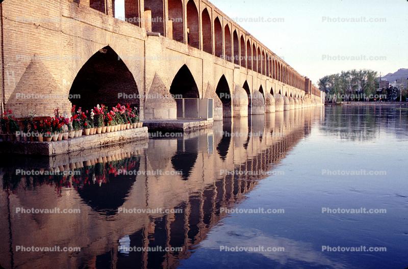 Flowers, Water, Reflection, Esfaha, Bridge-of-33-arches, Zayandeh River,  Isfahan