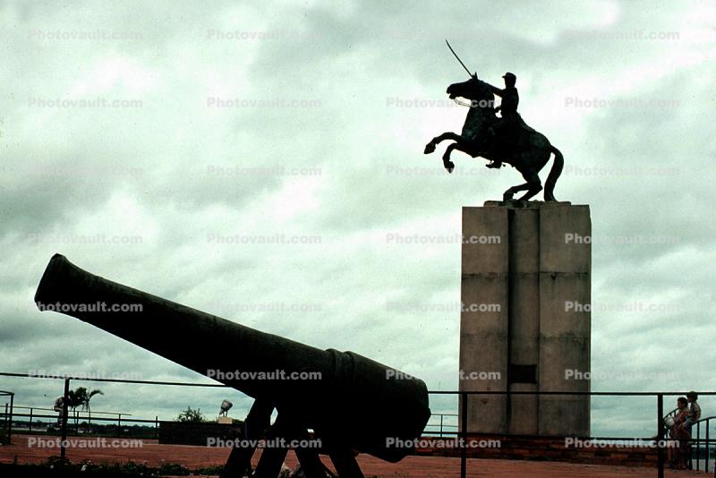 Cannon, sword, charge, mortar, statue, statuary, canon, landmark, Buenos Aires, Artillery, gun
