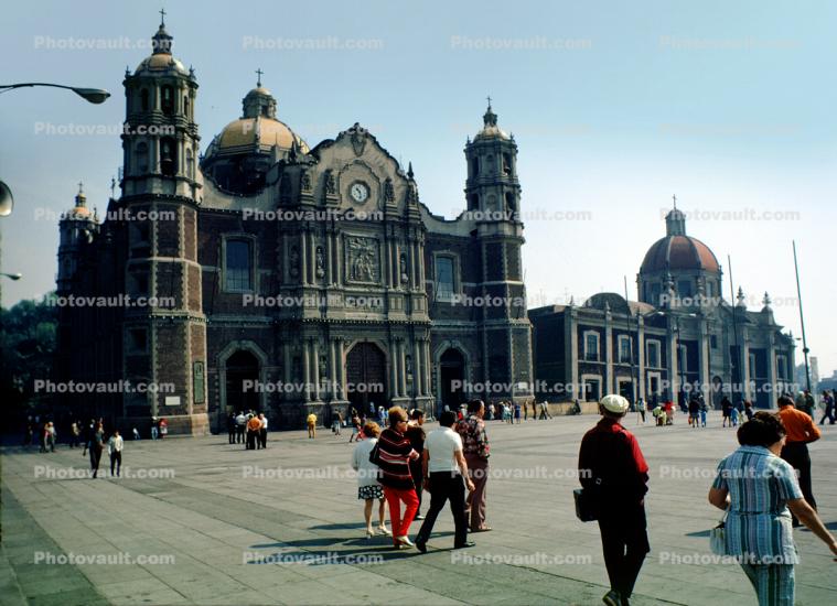 Basilica de Guadalupe, Basilica of Our Lady of Guadalupe, Roman Catholic Bas’lica de Nuestra Se–ora de Guadalupe, Plaza Mariana, Mexico City, March 1973