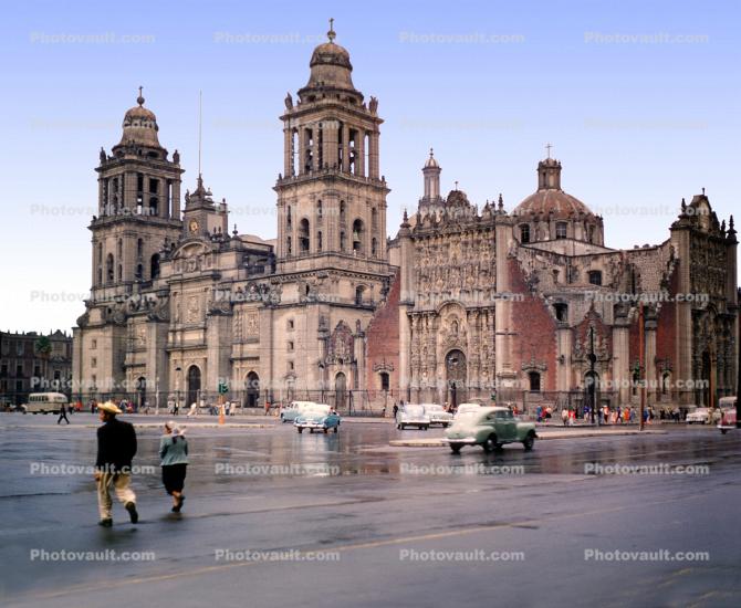 Basilica de Guadalupe, Basilica of Our Lady of Guadalupe, Roman Catholic Bas’lica de Nuestra Se–ora de Guadalupe, Plaza Mariana, Mexico City, March 1973