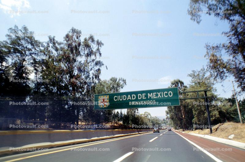 Welcome to Mexico City sign, Highway