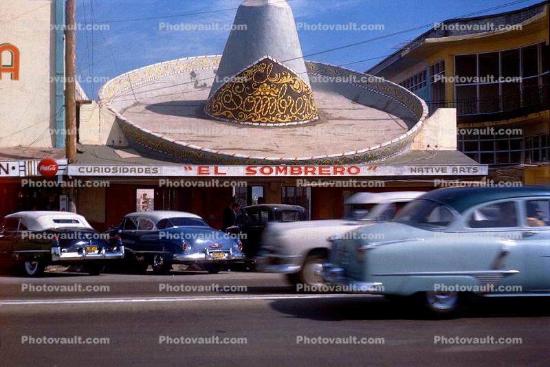 El Sombrero, Curiosidades, Native Arts store, Cadillac, Chevy, Ford, cars, 1950s