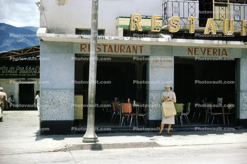 Restaurant Neveria, woman, handbag, 1950s