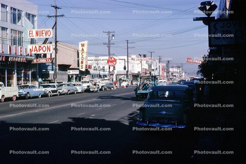El Nuevo Japon, Cars, automobile, vehicles, Ciudad de Juarez, Chihuahua, December 1963, 1960s