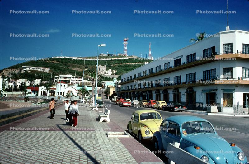 Cars, automobile, vehicles, Volkswagen Beetle, Mazatlan, Sinaloa, October 1976, 1970s