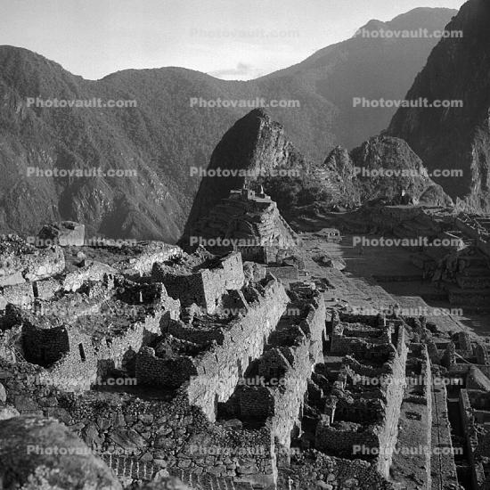 Machu Picchu, (Quechua: Machu Pikchu) - "Old Mountain", landmark, pre-Columbian Inca site