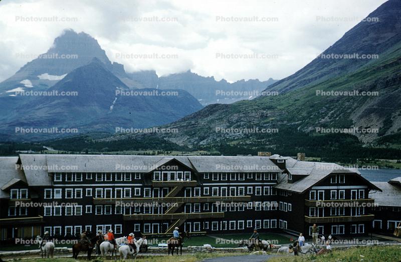 Entrance, Hotel, Building, Mountains, Banff