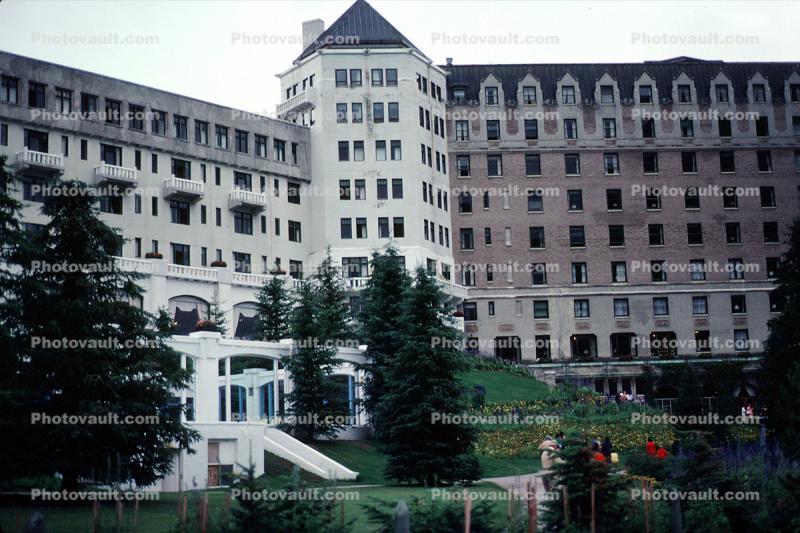 Chateau Lake Louise Hotel, building, landmark