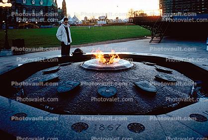 Tomb of the Unknown Soldier, Eternal Flame, landmark