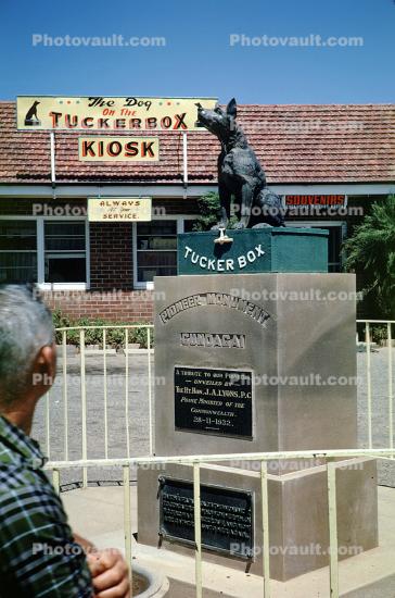 the Dog on the Tuckerbox, Gundagai, famous landmark, monument, sculpture, statue, 1950s