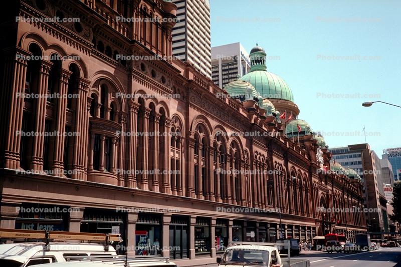 Queen Victoria Building, Dome, street