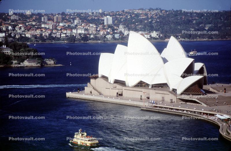 boat, Sydney Opera House, Art Complex, Australia, December 2003