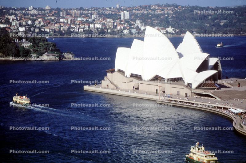 boat, Sydney Opera House, Art Complex, Australia, December 2003