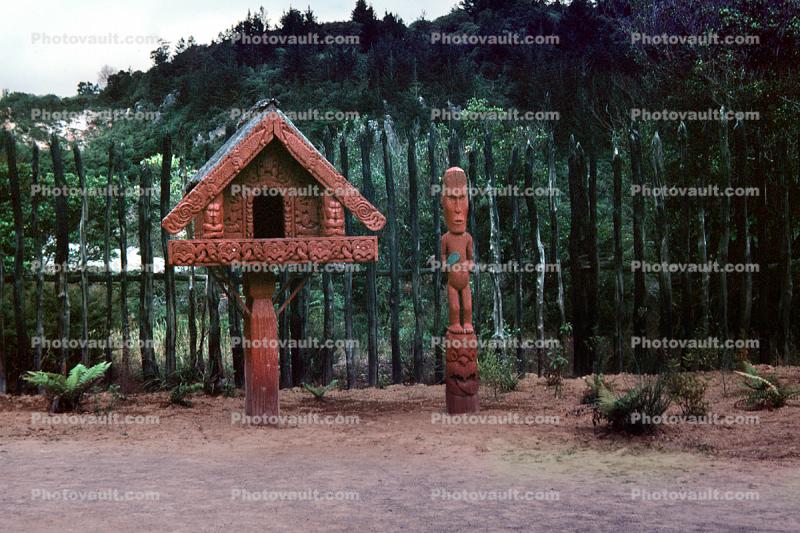 Maori carving, Maori Village, Rotorua