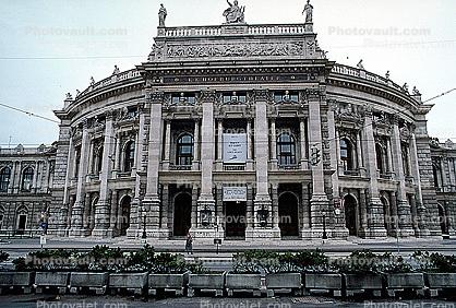 State Theater, Vienna, landmark