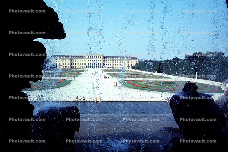 Water Fountain, aquatics, Palace and Gardens of Sch?nbrunn, Vienna