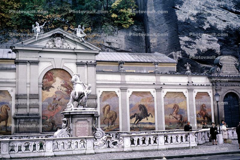 Pferdeschwemme, Horse Wash, Salzburg, paintings, monument, Cliffs, Monchsberg, Portfolio