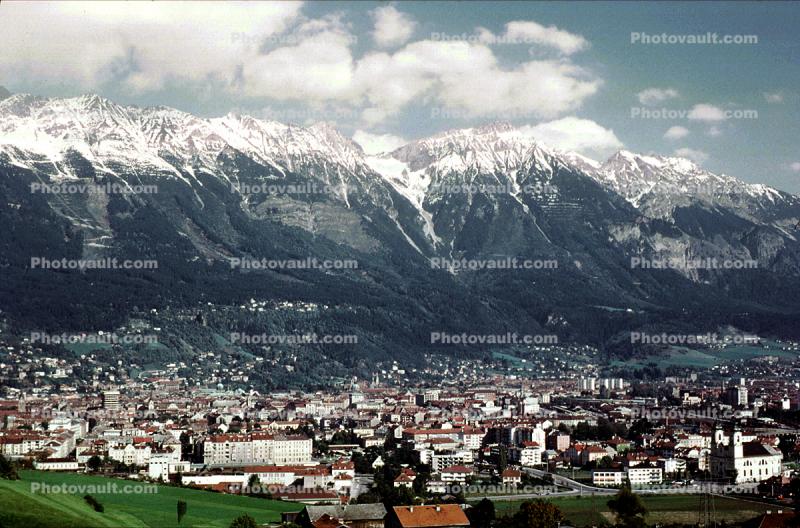 Valley, Mountains, City, Town, Alps, buildings, homes, houses, Innsbruck
