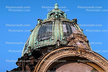 dome for the House of Representation for the city of Prague, Municipal House Prague, cars, Art Nouveau building, landmark