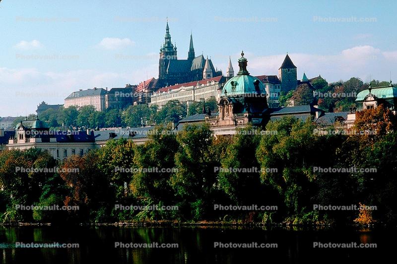 Vltava River, skyline, Prague Castle, Shoreline