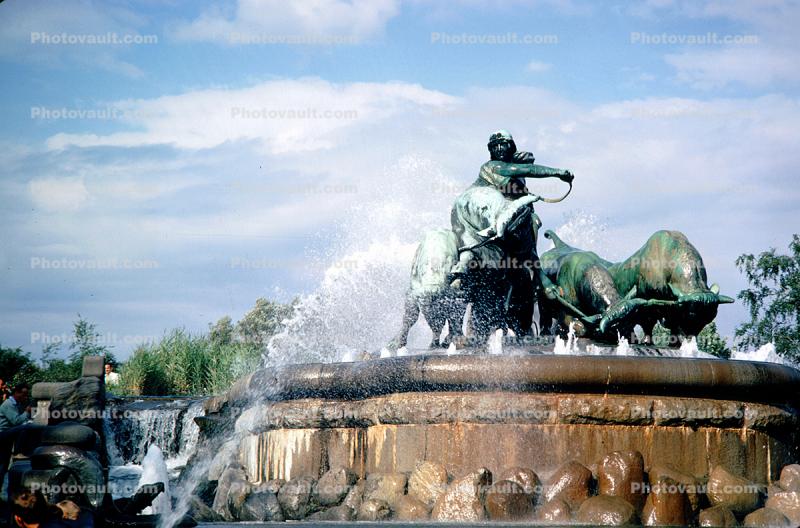 Gefion Fountain, Oxen Patina, Water Spray,  November 1968