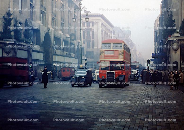 1940s, downtown London, Selfridge  Store, Oxford Street, Doubledecker Bus