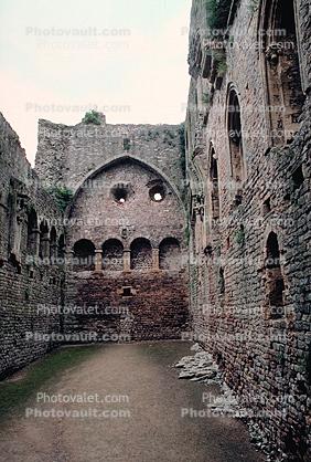 Wall, Chepstow Castle, (Welsh: Cas-gwent), Chepstow, Monmouthshire, Wales, Castell Cas-Gwent