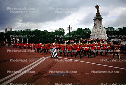 Queen Victoria Memorial Statue, Changing of the Guards, Buckingham Palace