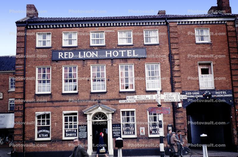 Red Lion Hotel, Pub in Frankinham, England, Brick Building