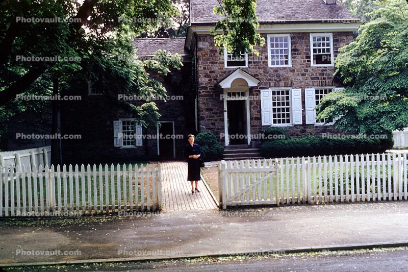 Curb, England, Woman, Home, Picket Fence, Sidewalk, House, Wndows