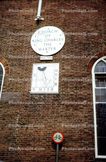 Church of King Charles the Martyr, 1678, Tunbridge Wells, England, Clock, Red Brick Building
