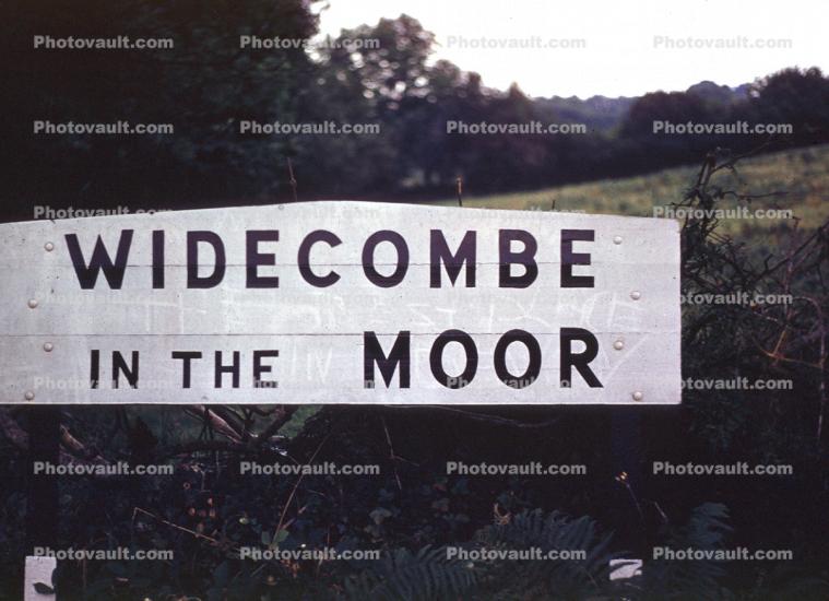Widecombe in the Moor sign