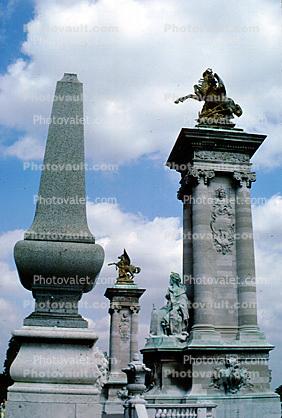 Pegasus, Pegasus the Flying Horse, Golden statues on the Pont Alexandre III, Paris, Monument, Statue, Obelisk, Column, Mythology