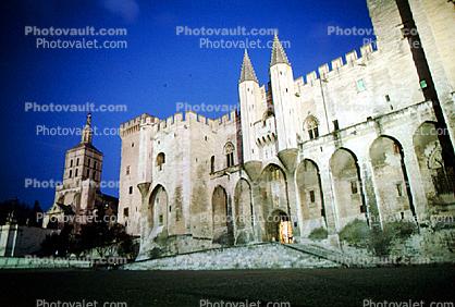 Arles, Chateau
