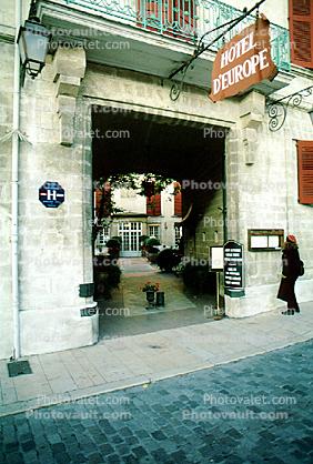 Hotel D'Europe, entrance, sidewalk, tunnel, entryway, sign, signage