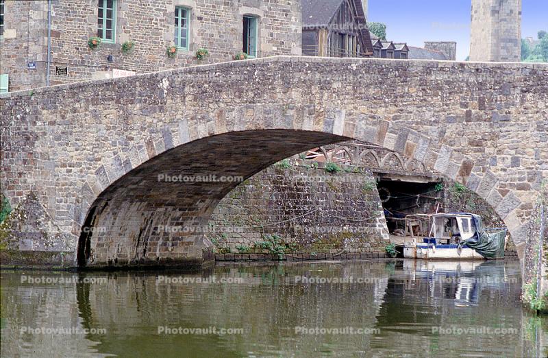 Arch Bridge, Saint Merlot 
