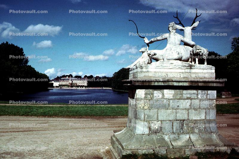 Statue, Pedestal, Pond, Chateau