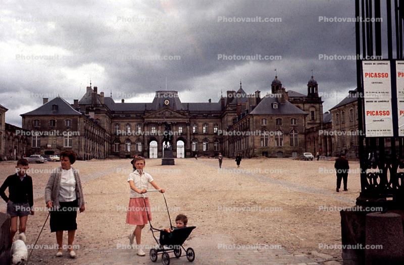 Boy, Girl, Mother, Dog, Stroller, Baby, Carriage, Chateau, 1950s