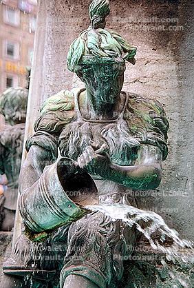 Munich, Marienplatz, Water Fountain, aquatics, Statue, Pail, Pigeon