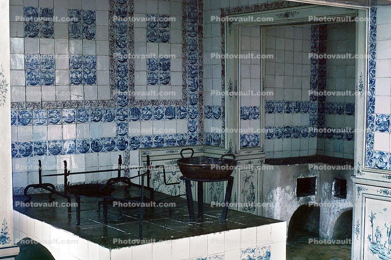 Kitchen of the Amalienburg, the walls are decorated with brightly colored Dutch tiles, Nymphenburg Castle, Schlo? Nymphenberg, Munich