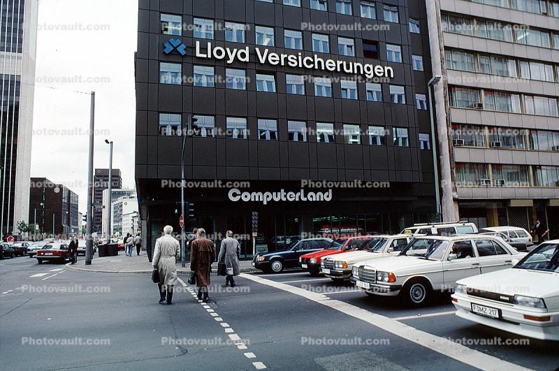 Lloyd Versicherunges, Lloyd Insurance, building, crosswalk, cars, traffic, downtown, Frankfurt