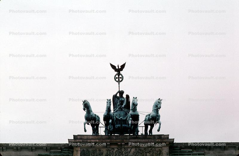 Quadriga, sculpture, Brandenberg Gate, Berlin