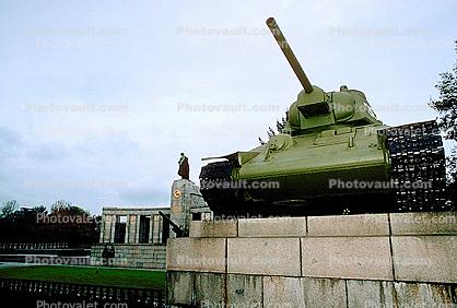 T-34 tank, Berlin, Barbed Wire, Soviet War Memorial, (Tiergarten)