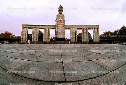 Soviet War Memorial, (Tiergarten), Statue, Berlin