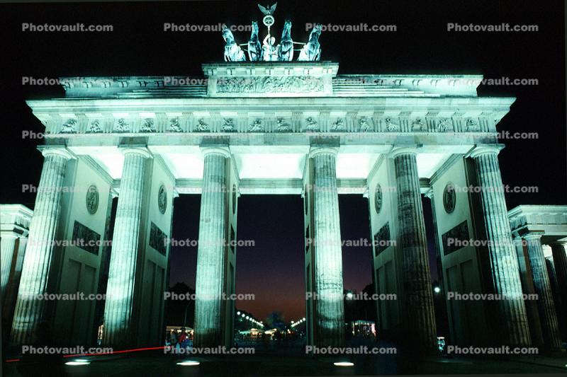 Brandenburg Gate, Berlin, sculpture