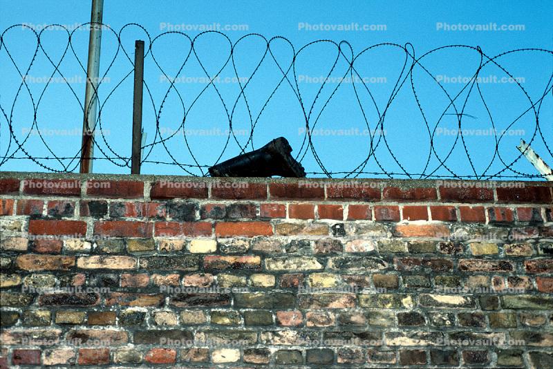 the Wall, Berlin, barbed wire, brick, shoe, boot