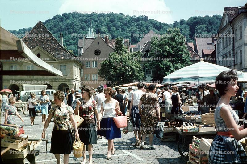 Women, Shoppers, Farmers Market, Neustadt, 1960s