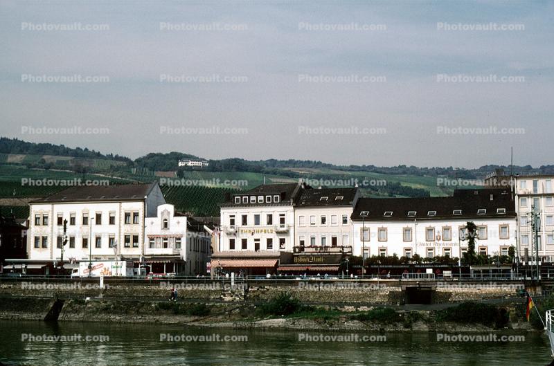Homes, Houses, Village, Town, Hill, north of Mainz, Rhine River, (Rhein)