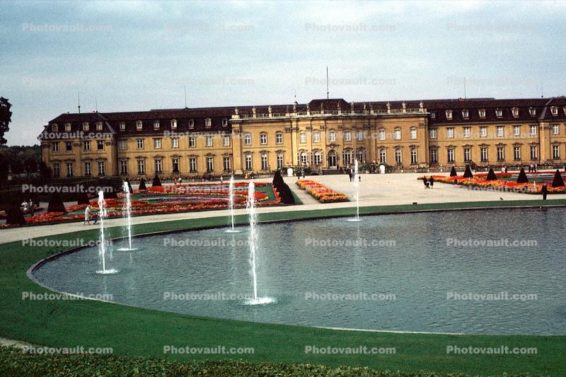 Pond, Fountain, Castle, Monrepos Lakeside Palace, Ludwigsburg, Baden-W?rttemberg, Stuttgart